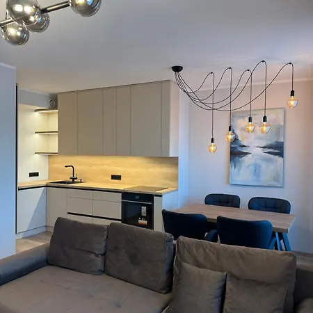 Appartement Modern 4-room Compact Flat With Parking In Riga *