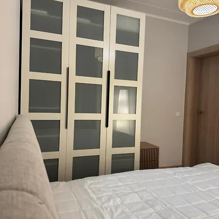 Modern 4-room Compact Flat With Parking In Riga *