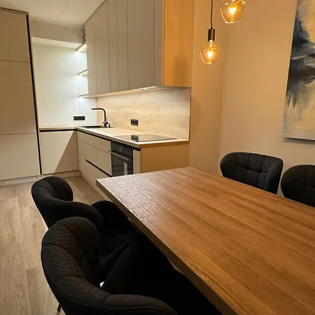 Modern 4-room Compact Flat With Parking In Riga * Dreilini (Stopini)