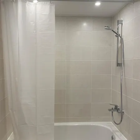 Modern 4-room Compact Flat With Parking In Riga